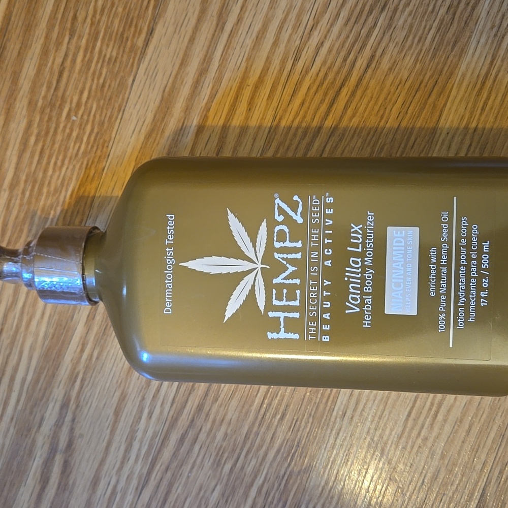 Vanilla Lux Herbal Body Moisturizer With Niacinamide